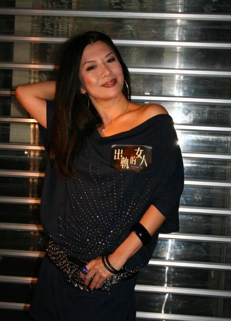 61岁高龄,220斤体重,却美到勾人心魄,顶级美人吴家丽太绝了!