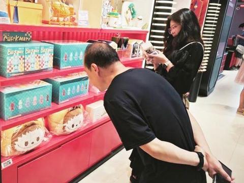 面对“盲盒潮” 家长应智慧应对