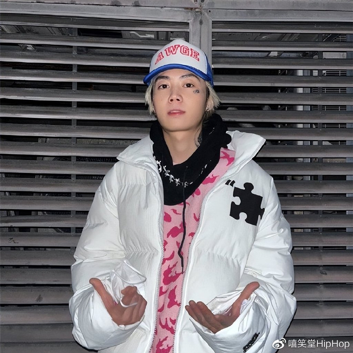 震撼全网!《少年说唱企划》Rapper强迫女友卖淫!突破人类底线!|娱乐负面|回应|前女友|肉泥|孩子王_新浪娱乐_新浪新闻