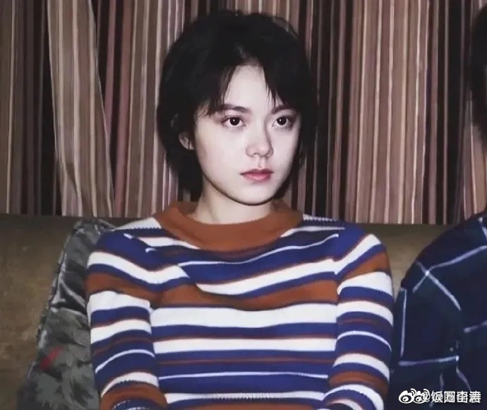 赵今麦小时候可以算是可爱天花板吧!__财经头条