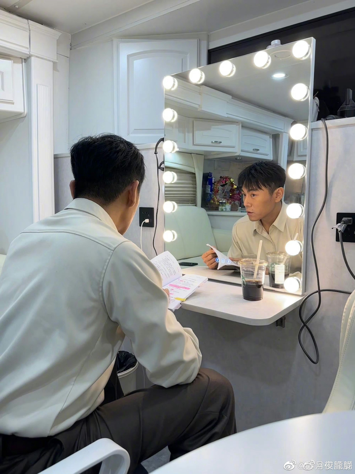 伊能静满满是爱意的小作文来了，她回应自己和秦昊不互动的原因……