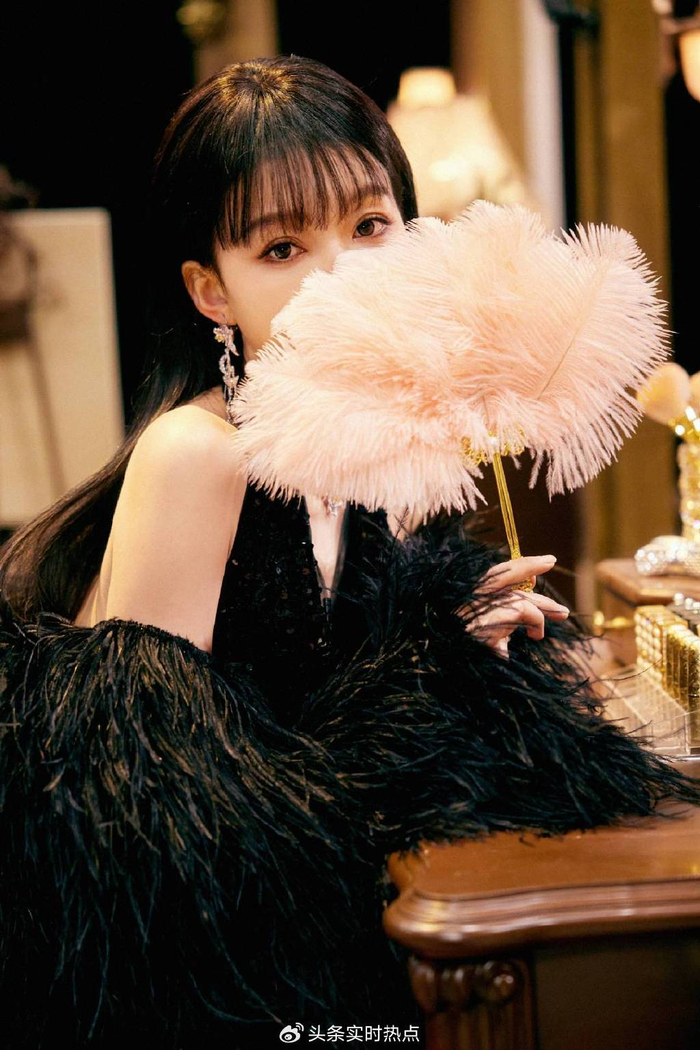 孙怡黑长直发型猫系御姐纯欲气质拉满