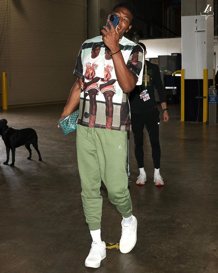 常规赛最后一次穿搭图冲鸭湖人