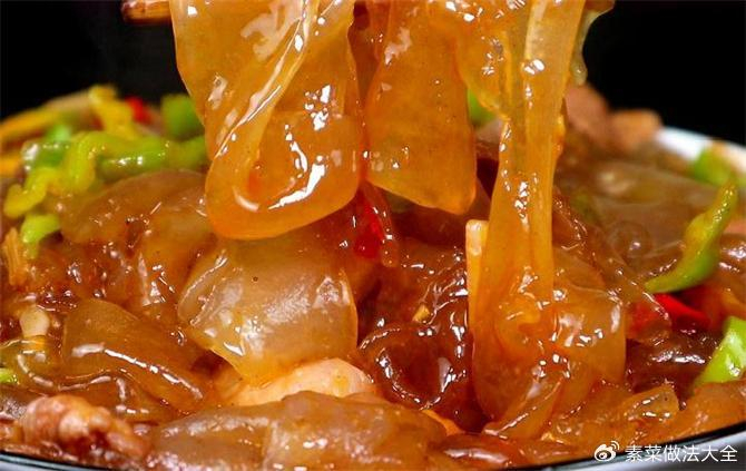 圆形粉皮怎么做才好吃，教你特色做法，细嫩爽滑，好吃入味又下饭|创意|凉拌粉皮|凉菜|口感|小块_新浪新闻