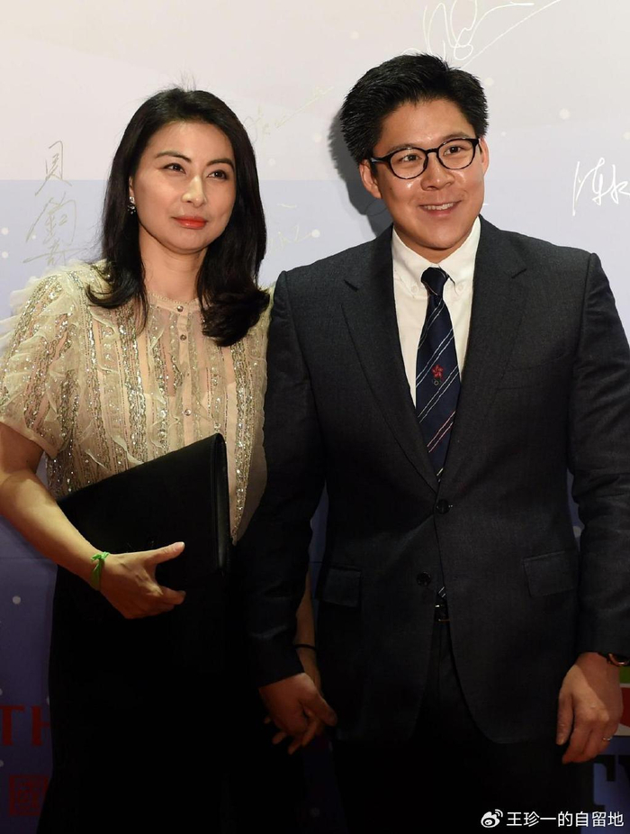 36岁霍启仁求婚成功,霍启刚郭晶晶乐开花,女网友:霍启山留给我|霍启仁|霍启山|霍启刚_新浪新闻