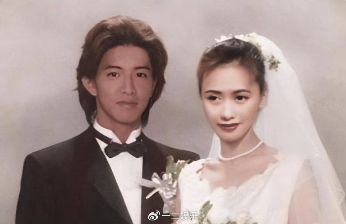 木村拓哉与妻子工藤静香罕见同框,十指紧扣超恩爱,力破婚变传闻|工藤