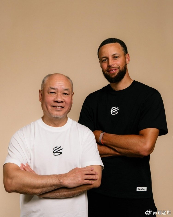 库里和李宁合照曝光!全新logo正式发布 姚明盛赞合作影响力巨大|李宁(LI-NING)|斯蒂芬·库里|nba|金州勇士队|运动时尚_手机新浪网