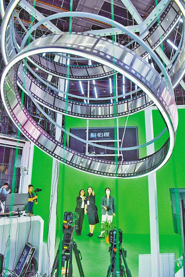 周雨影视科技让拍电影更简单今年6月以来,永川区每月仅影视棚租金