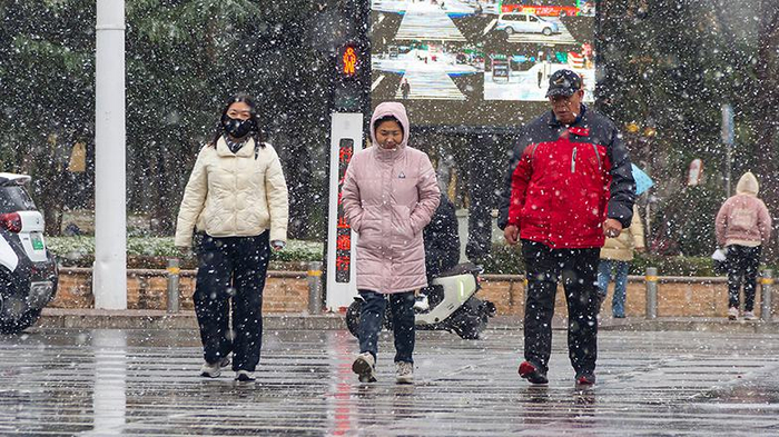 多穿保暖？发烧吃退烧药？喝酒御寒？这些健康误区要知道