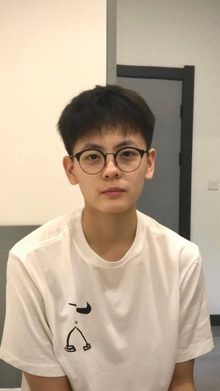 篮球运动员 杨舒予 △壁纸