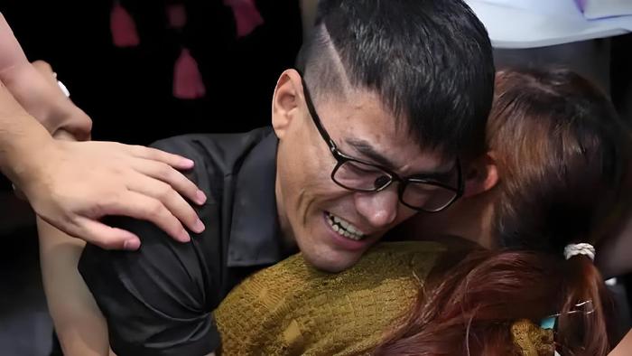 太唏嘘！认亲一年后郁豹豹与家人决裂，网友：不要让他成为刘学州