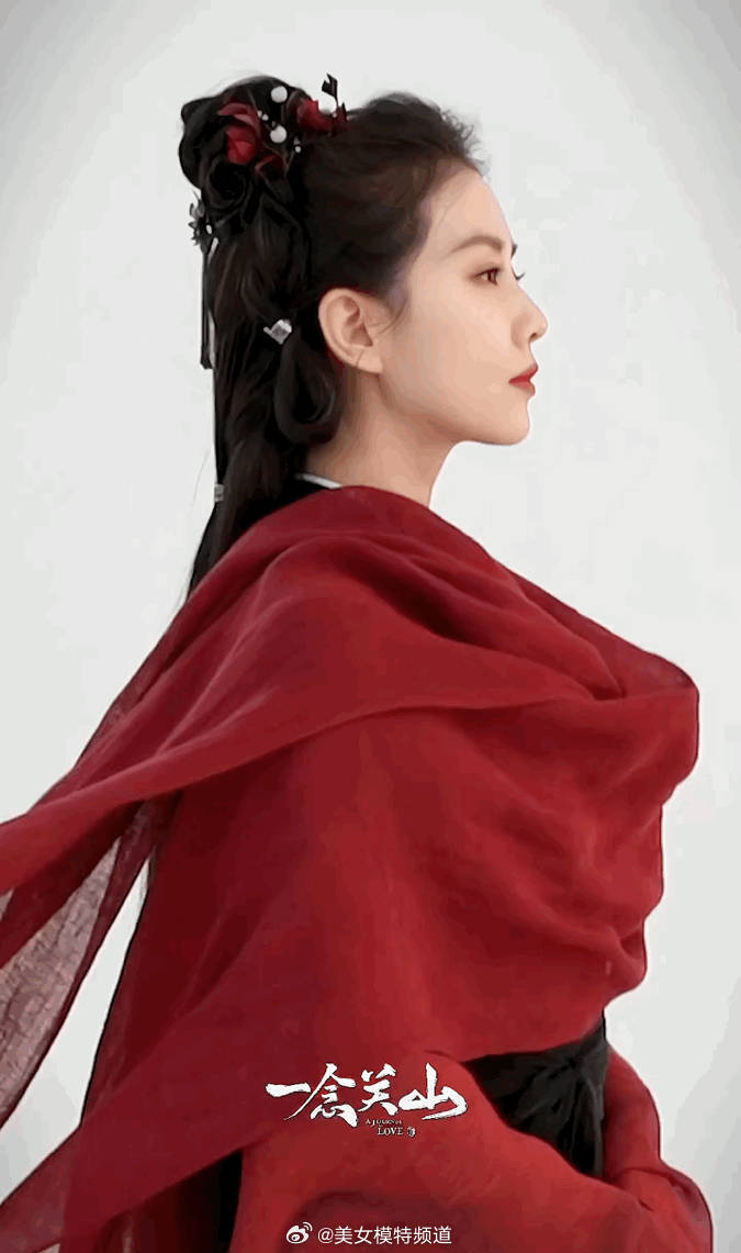 刘诗诗一袭红衣国色天姿衣袖飘飘宛若天仙好妩媚