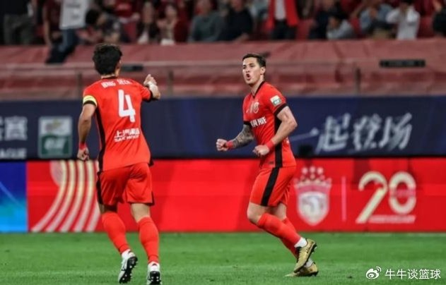 意想不到！“青岛双雄”成“上海双雄”争冠判官，申花不赢球就悬了