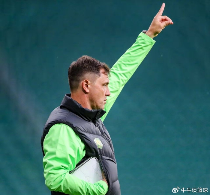 夺冠了！11年换了15任主帅，北京国安成中超换教练最频繁的球队