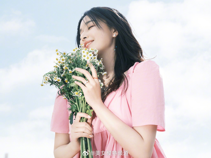 阚清子鲜花少女公主裙又美又媚