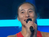 郑钦文解释摘掉父亲帽子原因！回应颁奖仪式上唱歌：这是我夺冠的动力