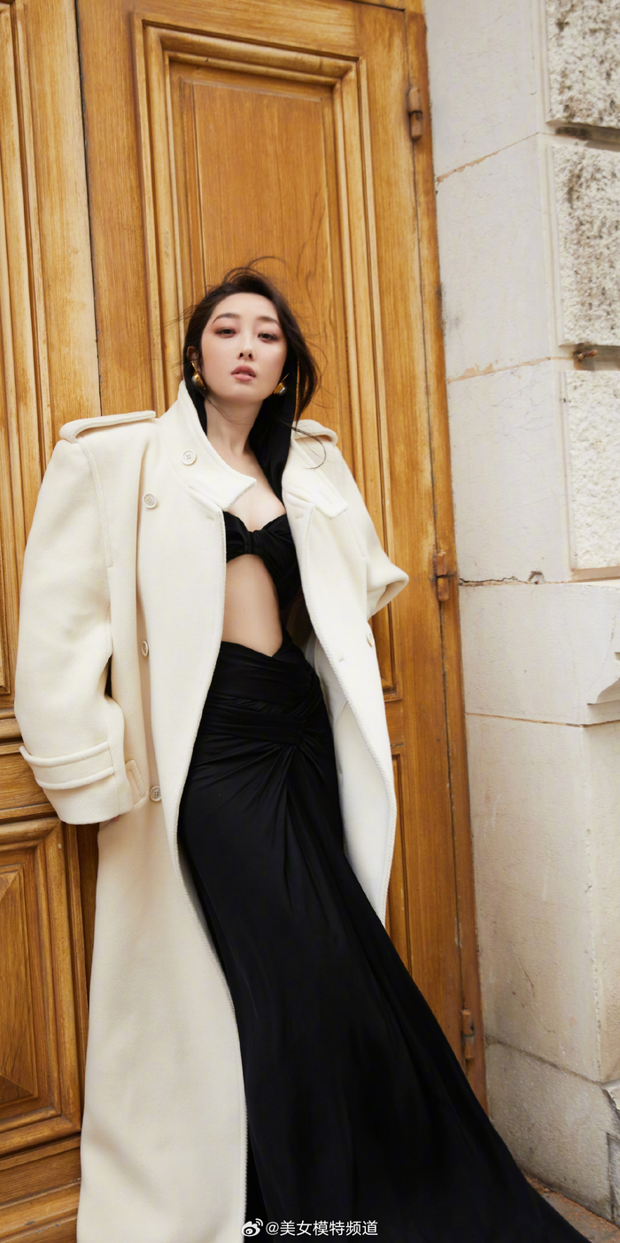蒋梦婕戛纳红毯造型