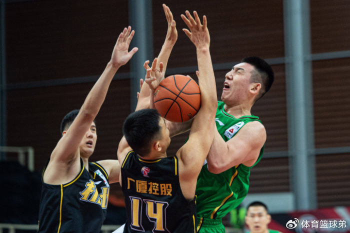 辽宁队的核心被挖,为了在这个休赛期完成新一轮的补强,宁波队还真的