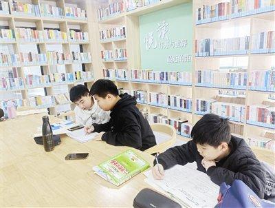 “神兽”放假 为嘛全家笑哈哈