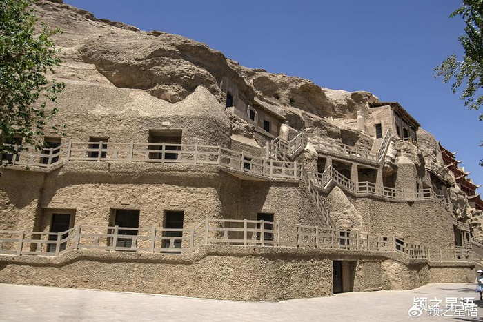 敦煌莫高窟,行一百步,穿越千年|新疆|敦煌莫高窟|莫高窟_新浪新闻