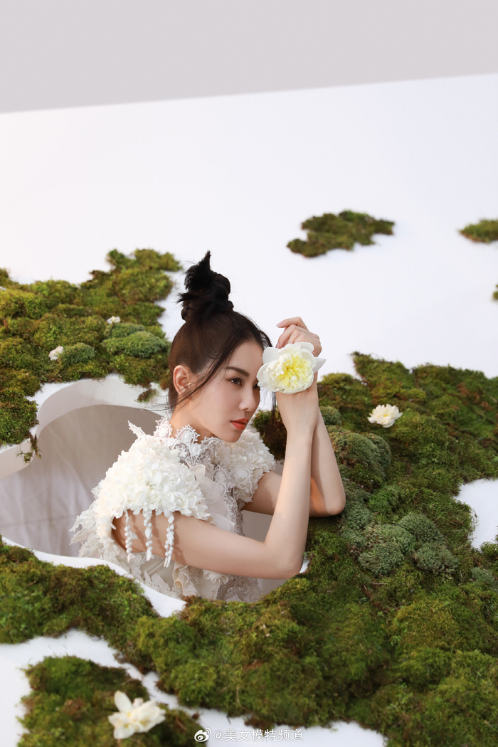 刘诗诗封面大片写真花絮照