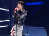 华晨宇演唱《你的微笑》，唱情歌的花花好甜，太耀眼了！