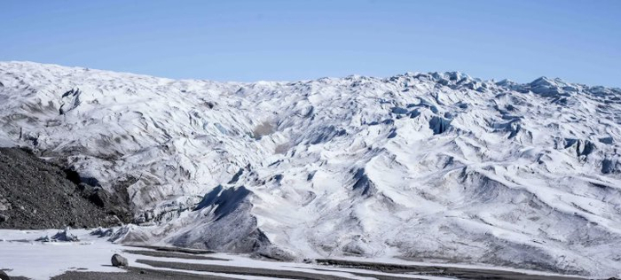 在冰河时期,像格陵兰岛这样的冰盖覆盖了地球表面的大部分地区.