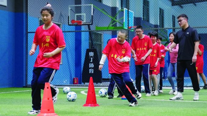这支少年足球队,每人都是"冠军"