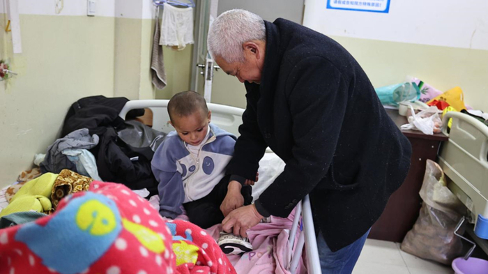 儿子儿媳残疾，孙女出生就患病，得知儿媳怀二胎老人吓得赶紧让她打掉