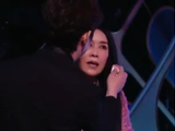 窦靖童《歌手》上台演唱，那英一直哭到唱完，感叹：一代人终究老去