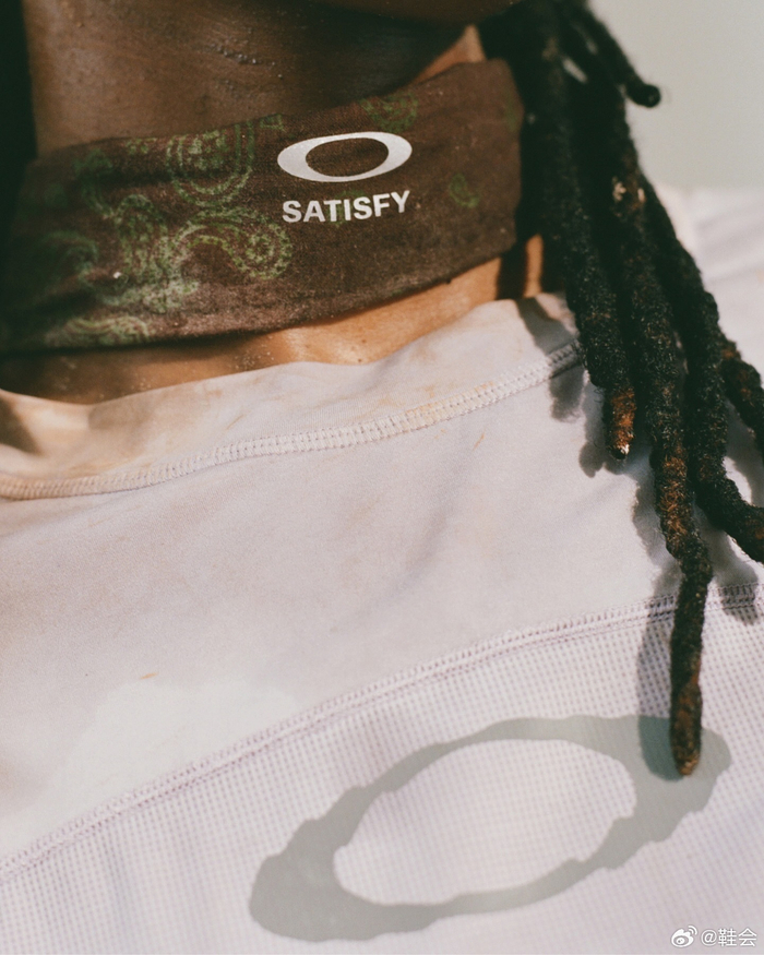 新一季satisfy running x oakley即将发售!