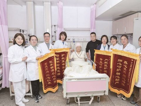 双胎孕妇大出血 4小时50分打赢母婴保卫战