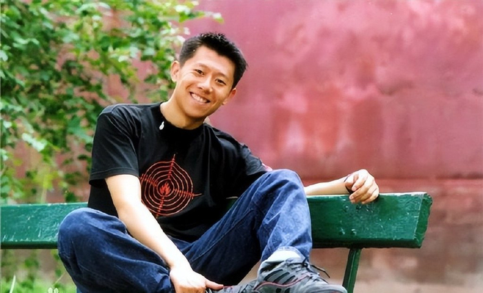 但快乐的时光总是那么短暂,时间越来越久,慢慢地夏雨感受到了寄人篱下