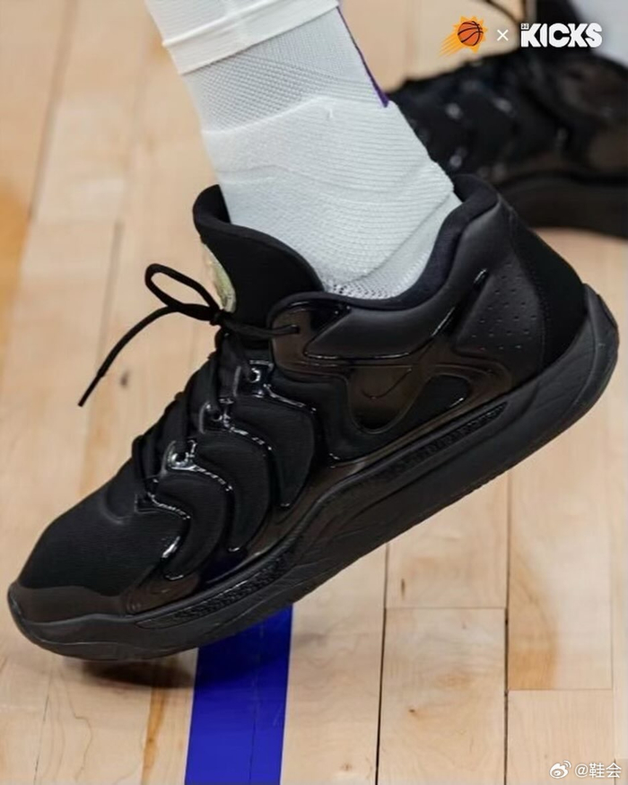 kevin durant(杜兰特)在本赛季第一场季后赛换上了全新的nike kd17 pe