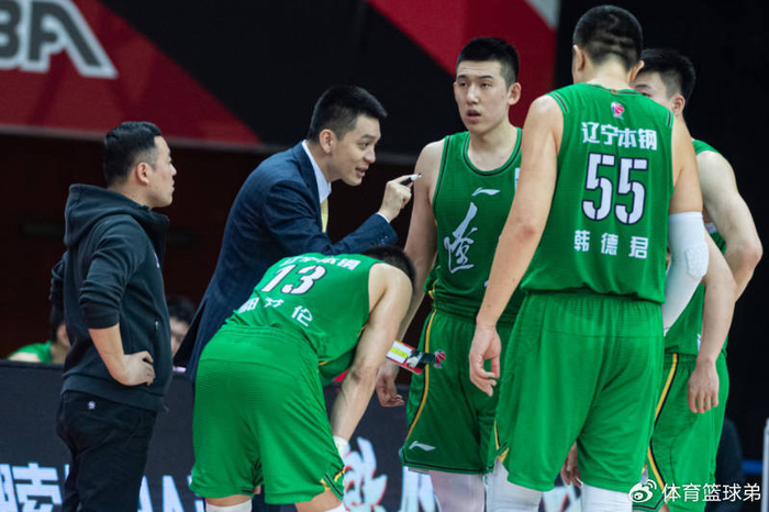 杨鸣祭出凝血神爪,广东恐遭双杀,杜锋咋办?