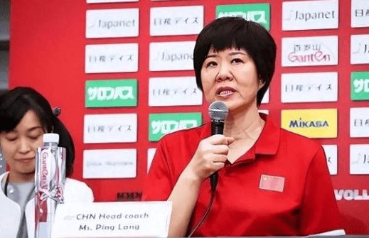 63岁郎平惊喜现身,以新身份亮相,球迷们欢呼|郎平|球迷|现身_新浪新闻