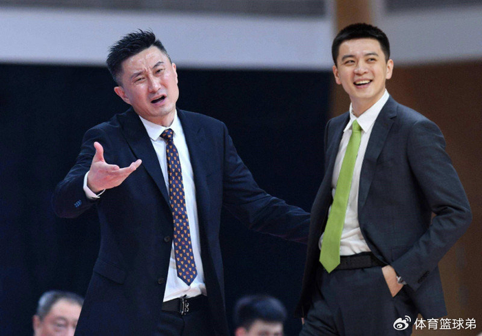 赵继伟:杨鸣化身四大天王,比肩波波维奇