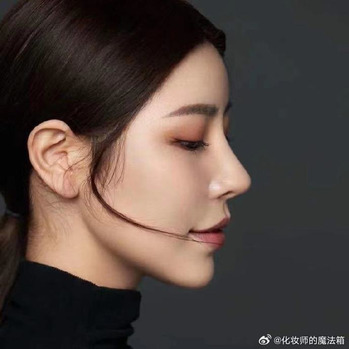 鼻型模板韩系小翘鼻这种鼻型就是非常柔和的类型