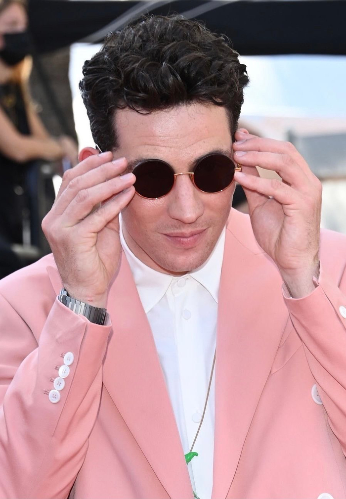 今日毯星josh oconnor 粉粉嫩嫩的