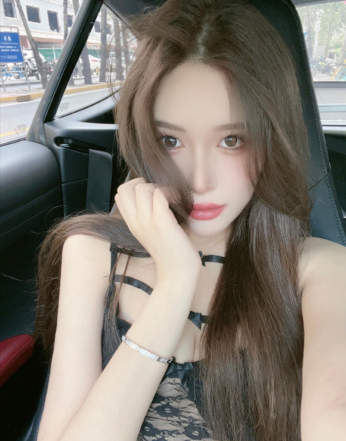 出生于1999年4月,来自北京,白羊座小姐姐__财经头条