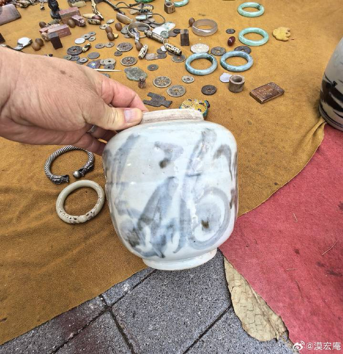 清中期青花福字纹罐