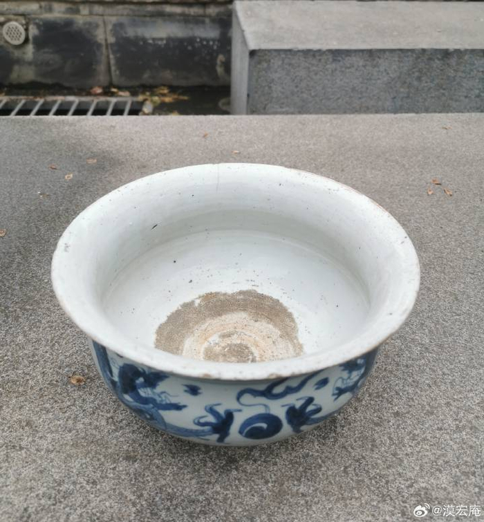 雍正民窑青花双龙戏珠图钵式香炉|雍正_新浪新闻