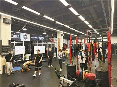 crossfit燃综合体能训练馆