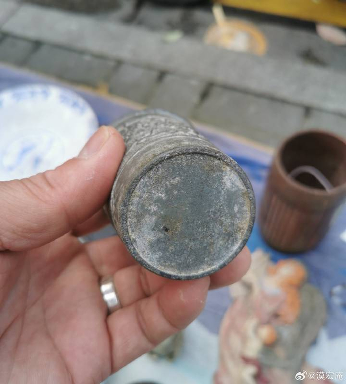 晚清锡器葡萄纹直筒形酒杯|锡器|酒杯|筒形_新浪新闻