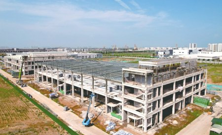 8月5日,在山西转型综改示范区潇河新兴产业园区中电科(山西)微电子