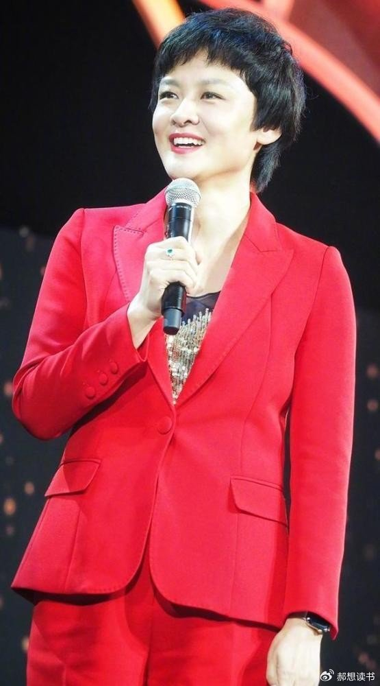 从春晚舞台上退出的10位主持人,你还记得哪位?|央视