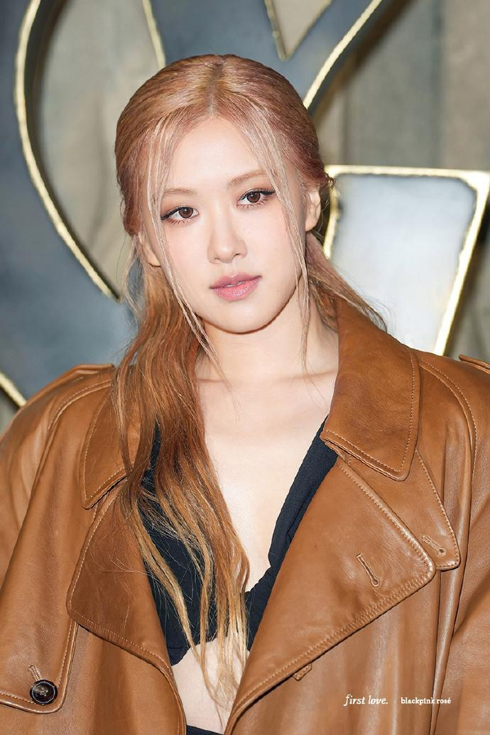 离开yg后,blackpink意外情况不断,jennie在机场面露哭泣表情|粉丝