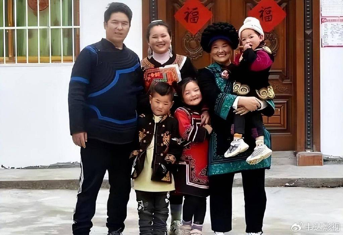 14年前感动中国的"春运妈妈",如今已找到,怀中孩子却已离世|周科|春运