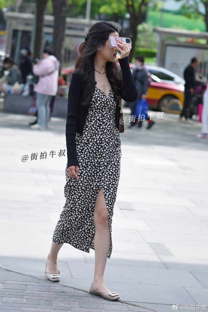 穿搭优雅的成熟美女