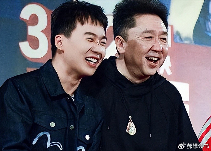 无法超越父亲,身边都是人精难搞定|郭麒麟|德云社|郭德纲_新浪新闻